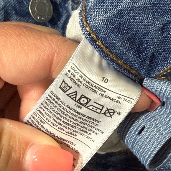 Old Navy Boys Size 10 Light Blue Distressed Tapered Built In Flex Jeans - Picture 14 of 14